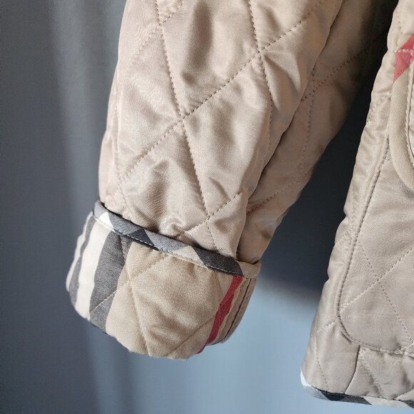 Burberry Quilted Jacket "EUC" - Picture 8 of 16